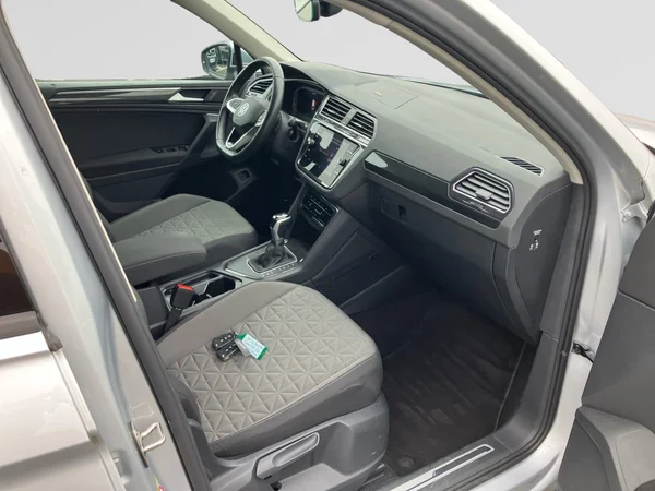 VOLKSWAGEN Tiguan eHybrid (PHEV) (2023) — foto 3 van 24