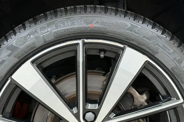 POLESTAR Polestar 2 (2023) — foto 11 van 25