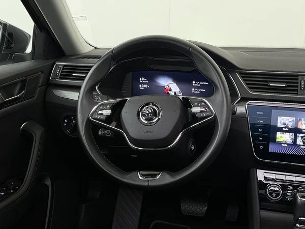SKODA Superb (2023) — foto 14 van 31