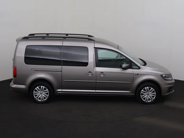 VOLKSWAGEN Caddy (2019) — foto 24 van 28