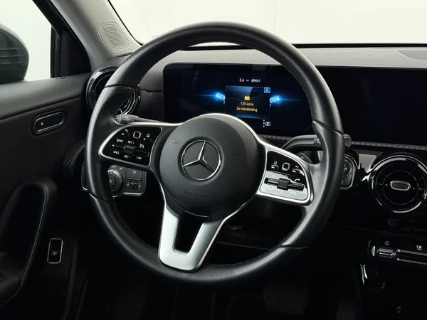 MERCEDES A 180 (2021) — foto 14 van 30