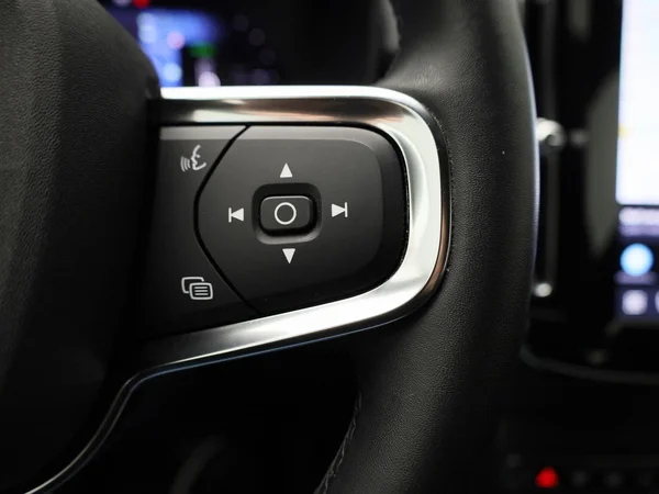 Volvo XC40 (2023) — foto 9 van 42