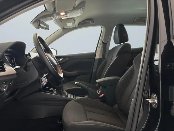SKODA Kamiq (2023) — foto 2 van 21
