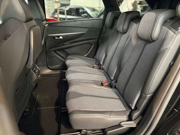 Peugeot 5008 (2023) — foto 21 van 22