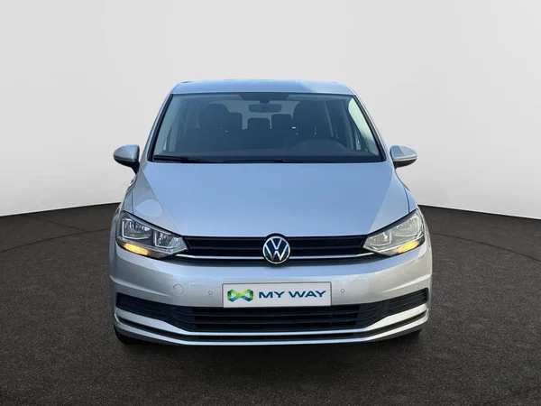 VOLKSWAGEN Touran (2021) — foto 2 van 21
