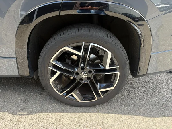 VOLKSWAGEN Tayron eHybrid (PHEV) (2025) — foto 3 van 13