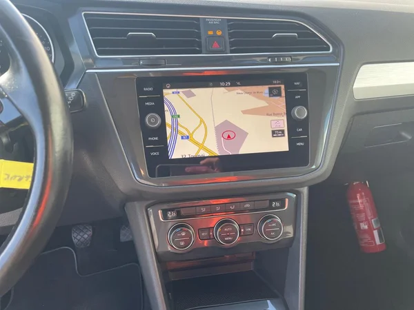 VOLKSWAGEN Tiguan (2019) — foto 4 van 21