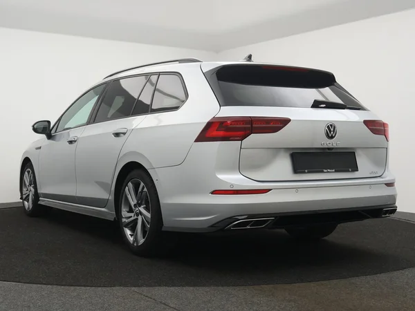 VOLKSWAGEN Golf VIII SW (2024) — foto 20 van 27