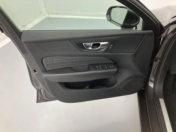 VOLVO V60 (2023) — foto 20 van 36