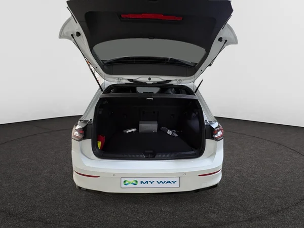 VOLKSWAGEN Golf VIII (2025) — foto 4 van 14