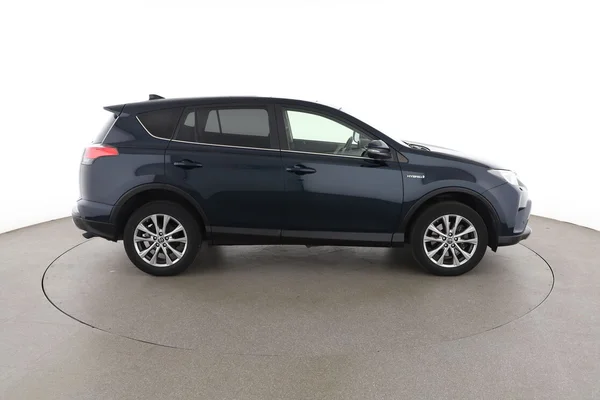 Toyota RAV4 (2018) — foto 13 van 16