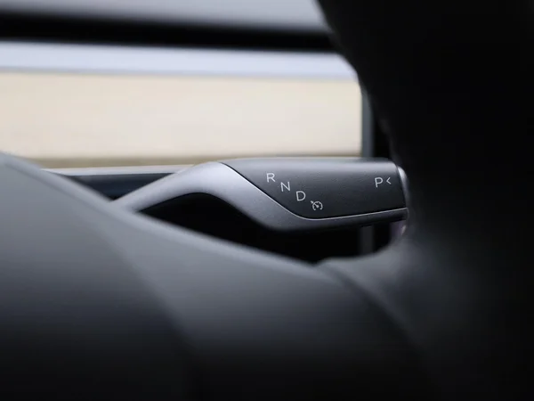 Tesla Model Y (2023) — foto 18 van 39