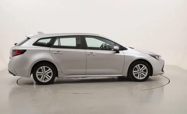Toyota Corolla SW Hybrid (HEV) (2022) — foto 32 van 35