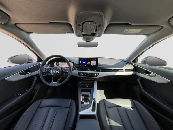 AUDI A4 Avant (2024) — foto 16 van 22