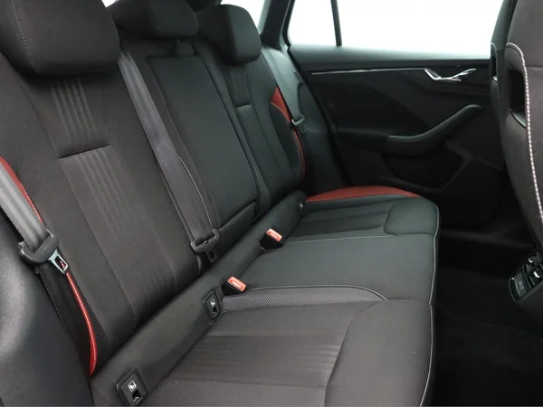 SKODA Kamiq (2022) — foto 2 van 22