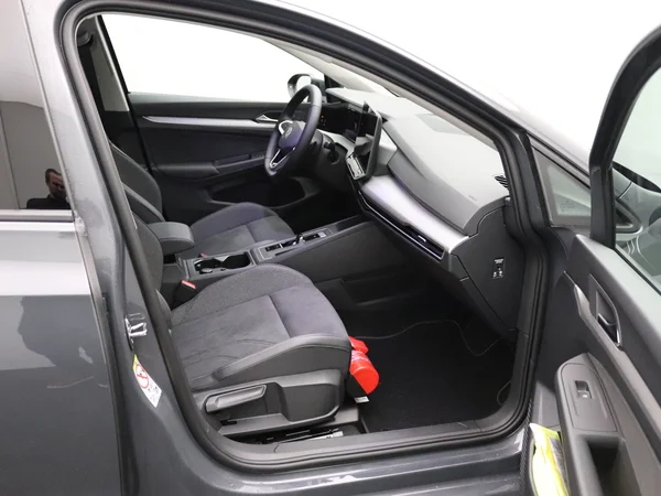VOLKSWAGEN Golf VIII (2026) — foto 4 van 22