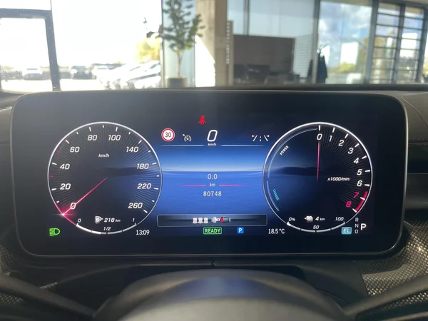 Mercedes-Benz C-Klasse (2024) — foto 14 van 16