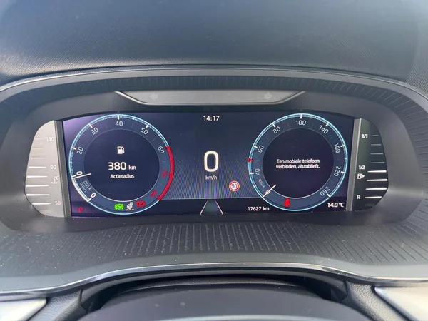 SKODA Octavia Combi (2024) — foto 7 van 23