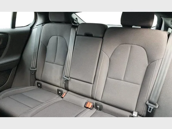 VOLVO C40 (2023) — foto 2 van 22