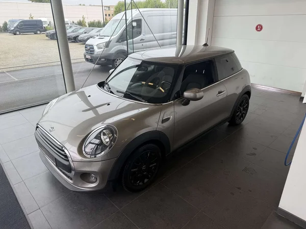 MINI One (2021) — foto 12 van 18
