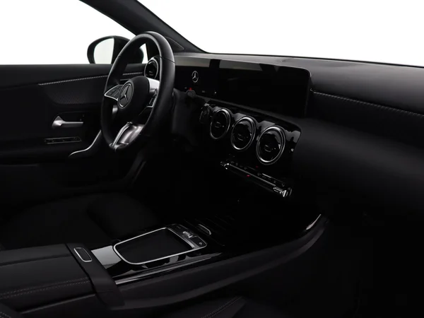 MERCEDES A 250 (2023) — foto 3 van 32