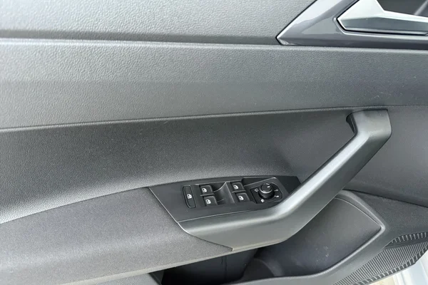 Volkswagen Polo (2019) — foto 8 van 21