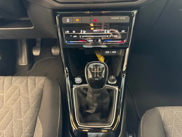 VOLKSWAGEN T-Cross (2025) — foto 6 van 22