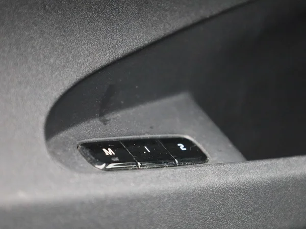 Polestar 2 (2023) — foto 24 van 41