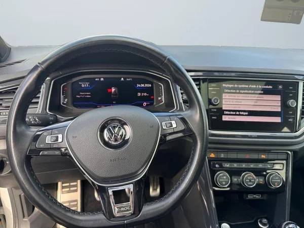 VOLKSWAGEN T-Roc (2018) — foto 6 van 31