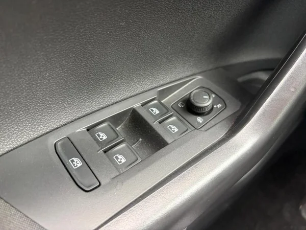 VOLKSWAGEN Taigo (2024) — foto 6 van 23