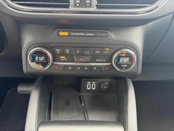 FORD Kuga Dsl (2021) — foto 11 van 30