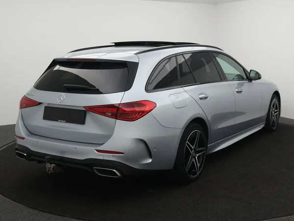 MERCEDES-BENZ C Break (2022) — foto 12 van 32