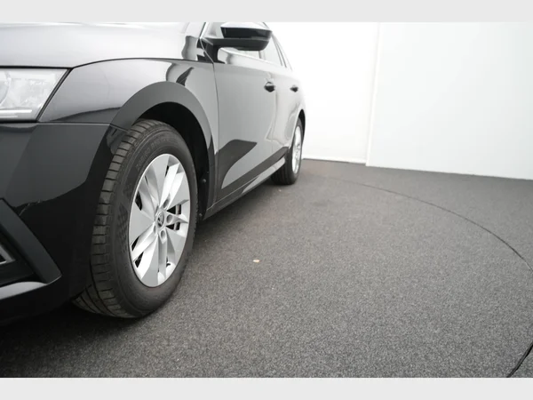SKODA Octavia Combi (2024) — foto 7 van 29
