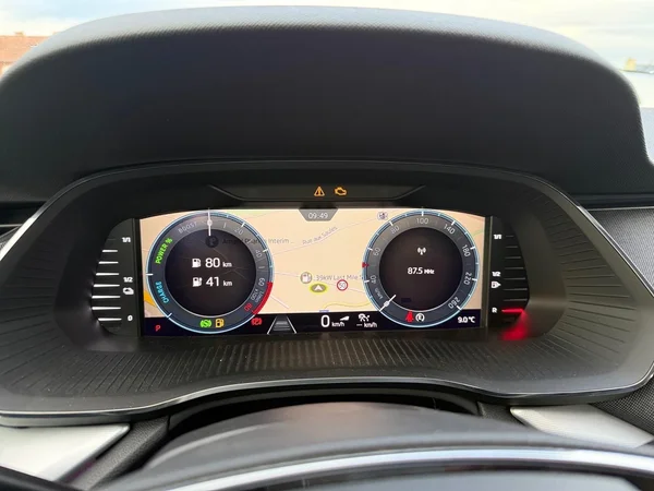 SKODA Octavia Combi (2024) — foto 4 van 20