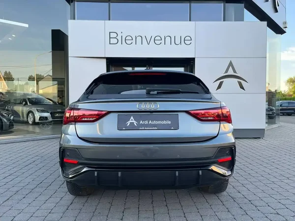 Audi Q3 (2021) — foto 21 van 25