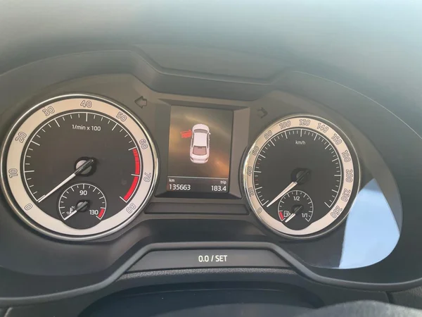 SKODA Octavia (2019) — foto 2 van 21
