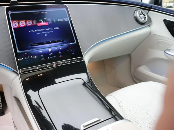 Mercedes-Benz EQE (2026) — foto 6 van 25