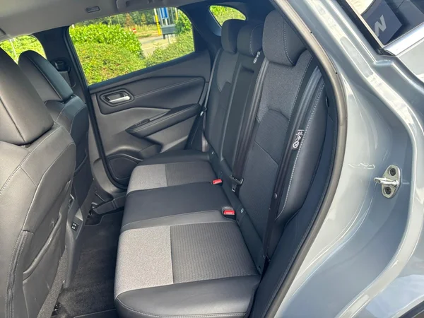 NISSAN Qashqai (2025) — foto 7 van 24