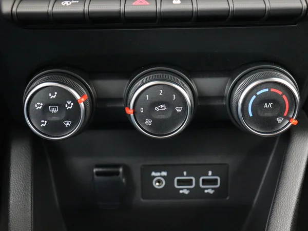 RENAULT Clio (2020) — foto 17 van 26