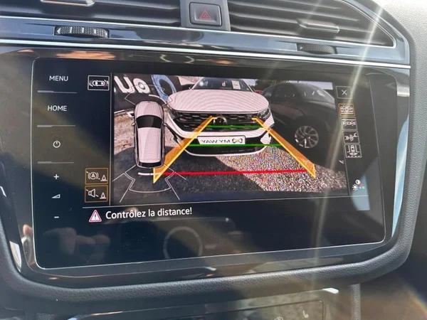 VOLKSWAGEN Tiguan (2021) — foto 16 van 33