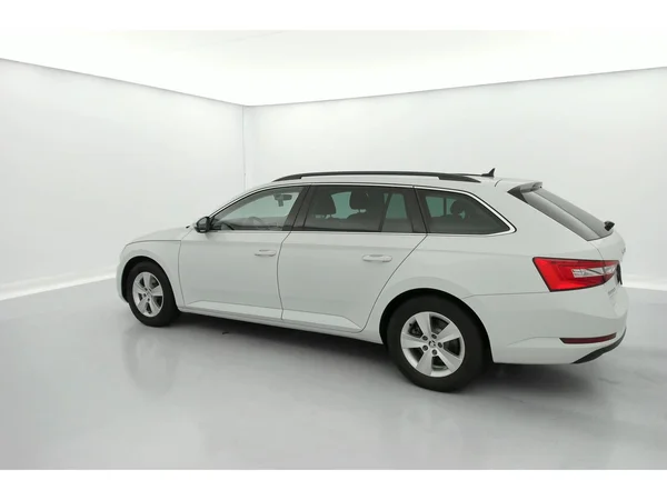 SKODA Superb Combi (2020) — foto 5 van 35