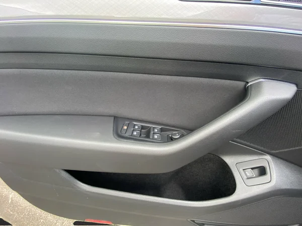 VOLKSWAGEN Passat Variant (2024) — foto 4 van 19