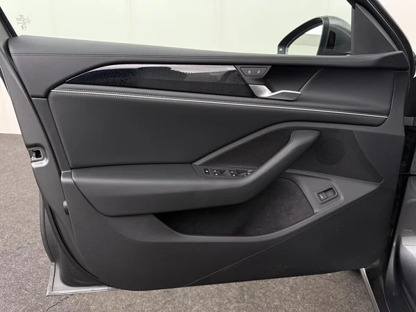 VOLKSWAGEN Passat SW (2025) — foto 17 van 19