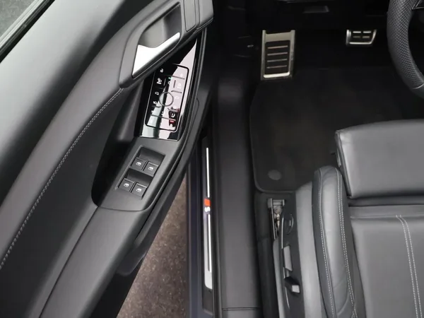 Audi Q6 e-tron (2025) — foto 18 van 25