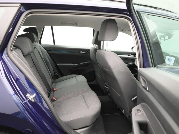 Volkswagen Golf (2021) — foto 33 van 43