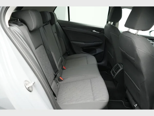 VOLKSWAGEN Golf VIII (2024) — foto 22 van 25