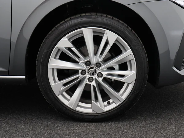 SKODA Scala (2024) — foto 8 van 21