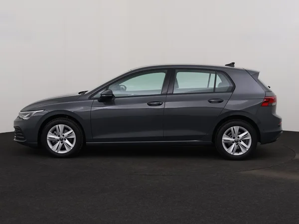 VOLKSWAGEN Golf (2024) — foto 12 van 28