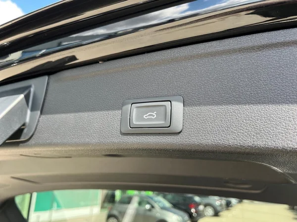 AUDI A4 Avant (2023) — foto 21 van 22