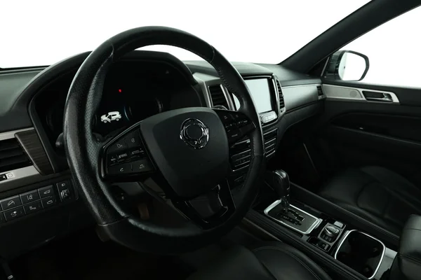 Ssangyong Rexton (2018) — foto 2 van 16